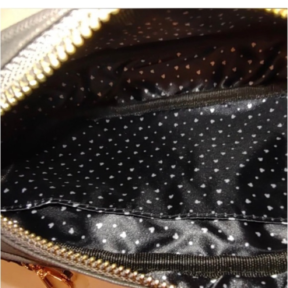 SOLD PANDORA Disney Bag 2018 LIMITED EDITION PreLoved - Picture 3 of 3